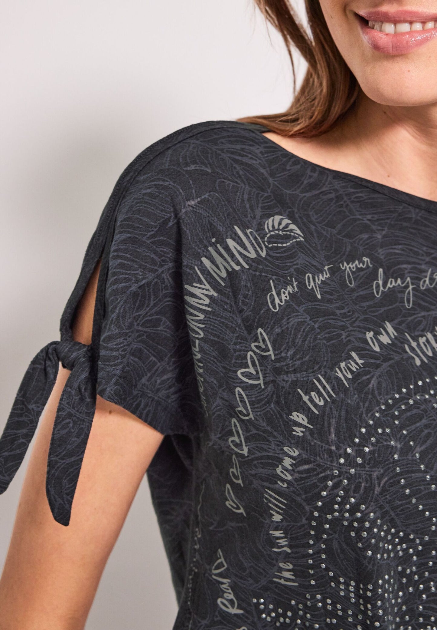 T-Shirt mit Knotendetail