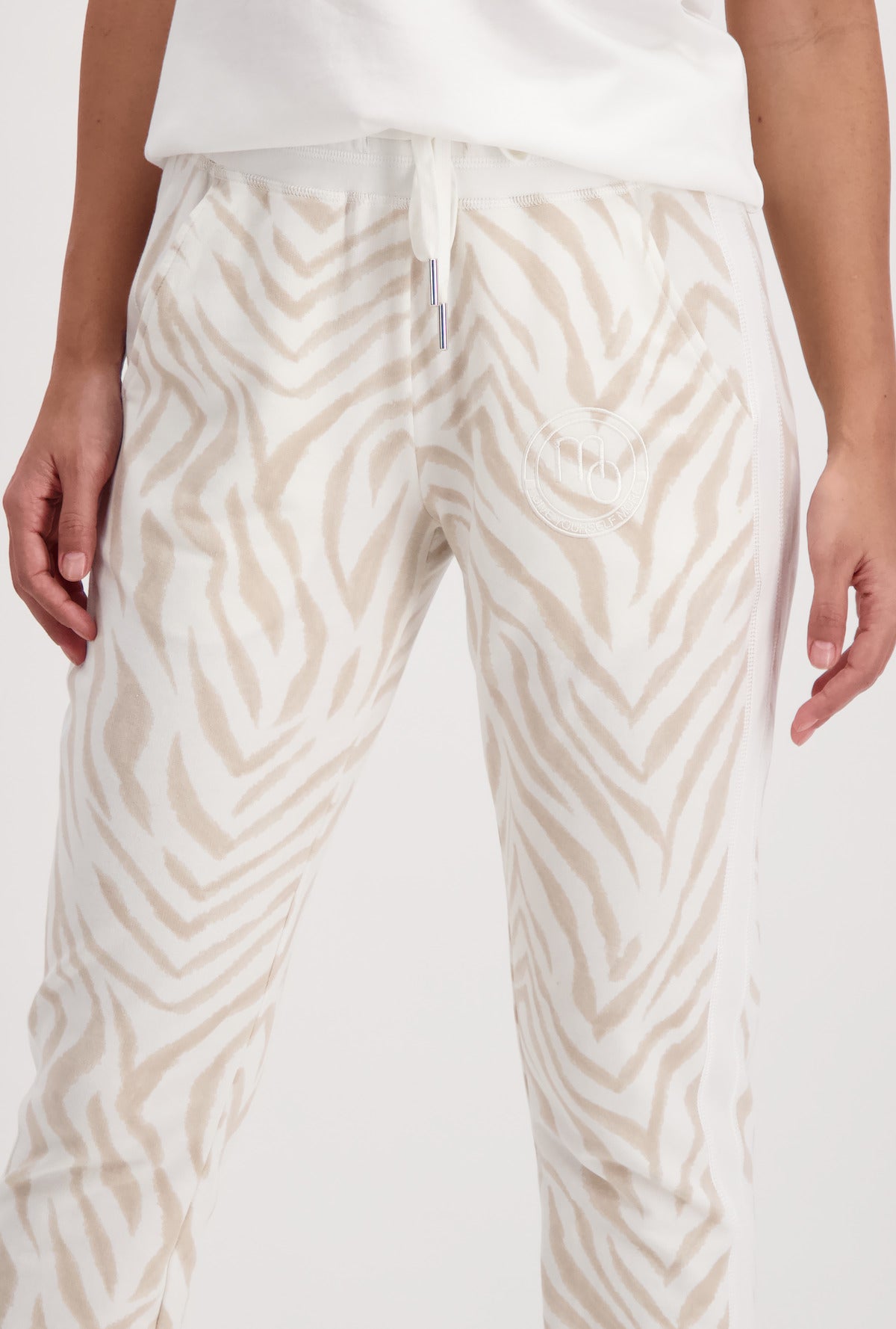 Hose, sandstone gemustert