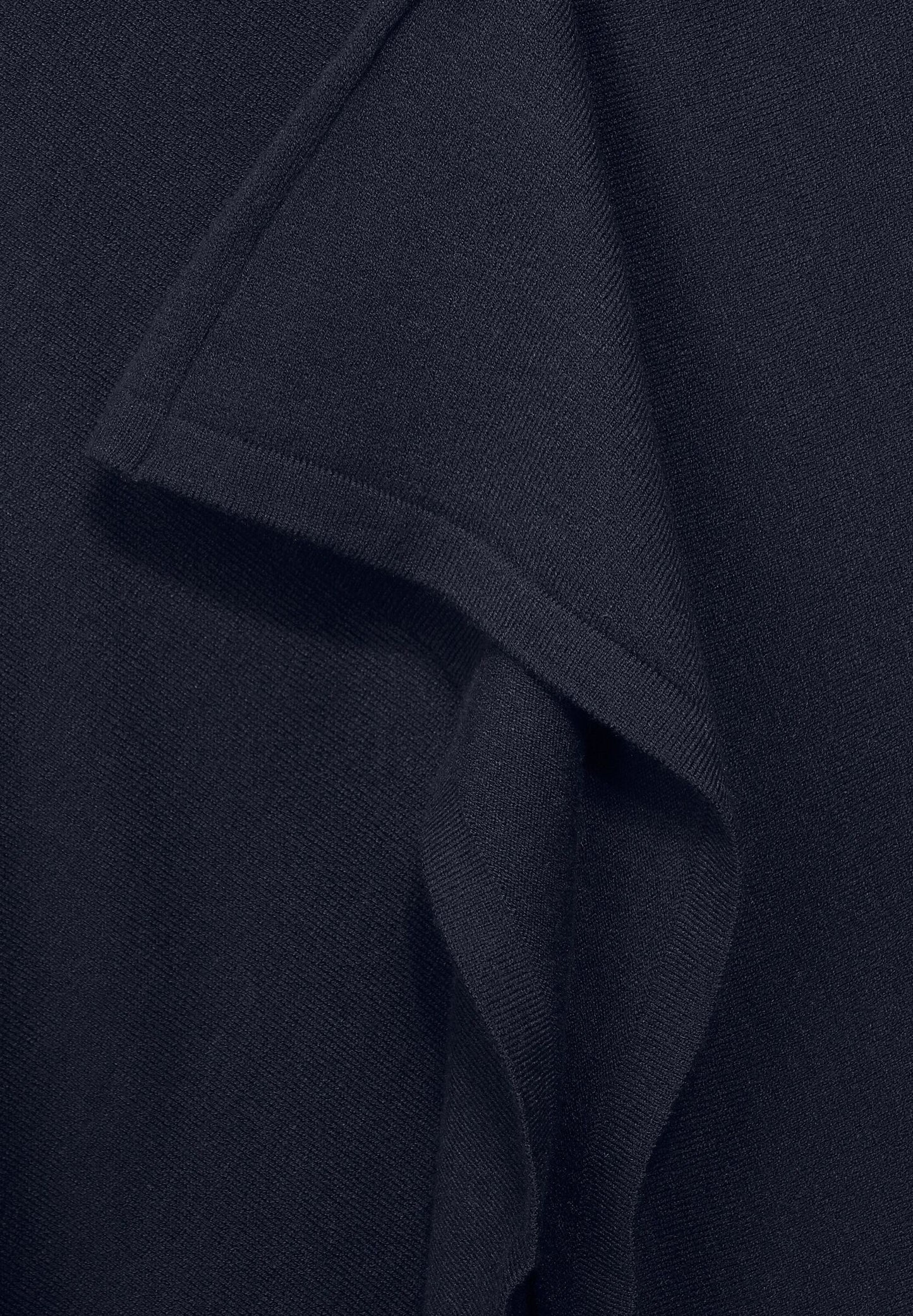 Strickponcho in Unifarbe