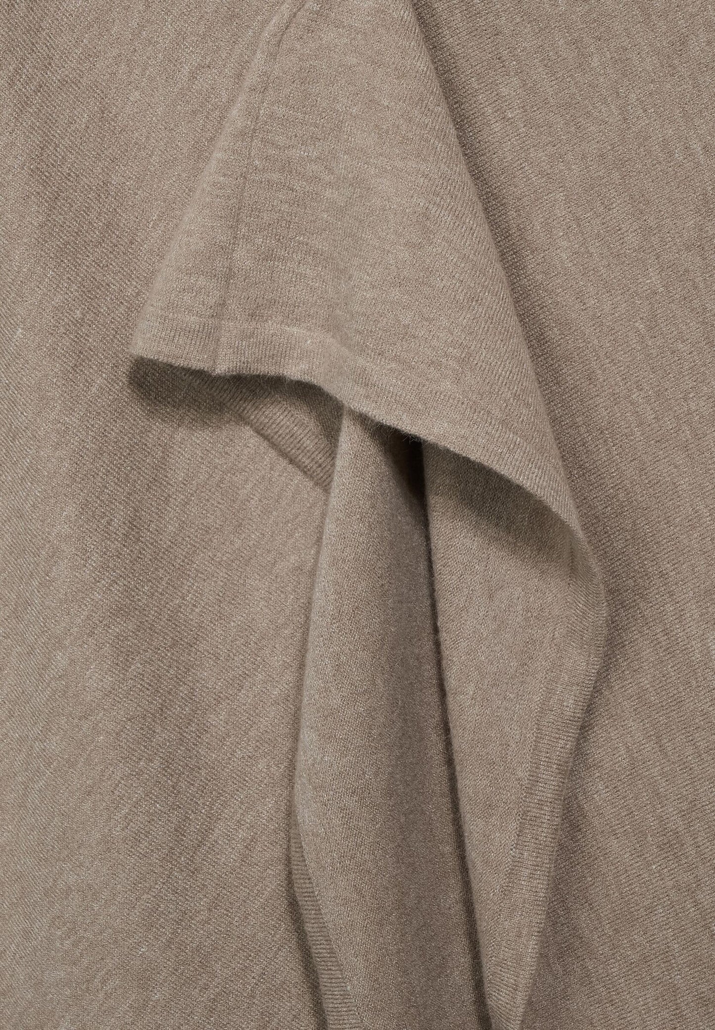 Strickponcho in Unifarbe