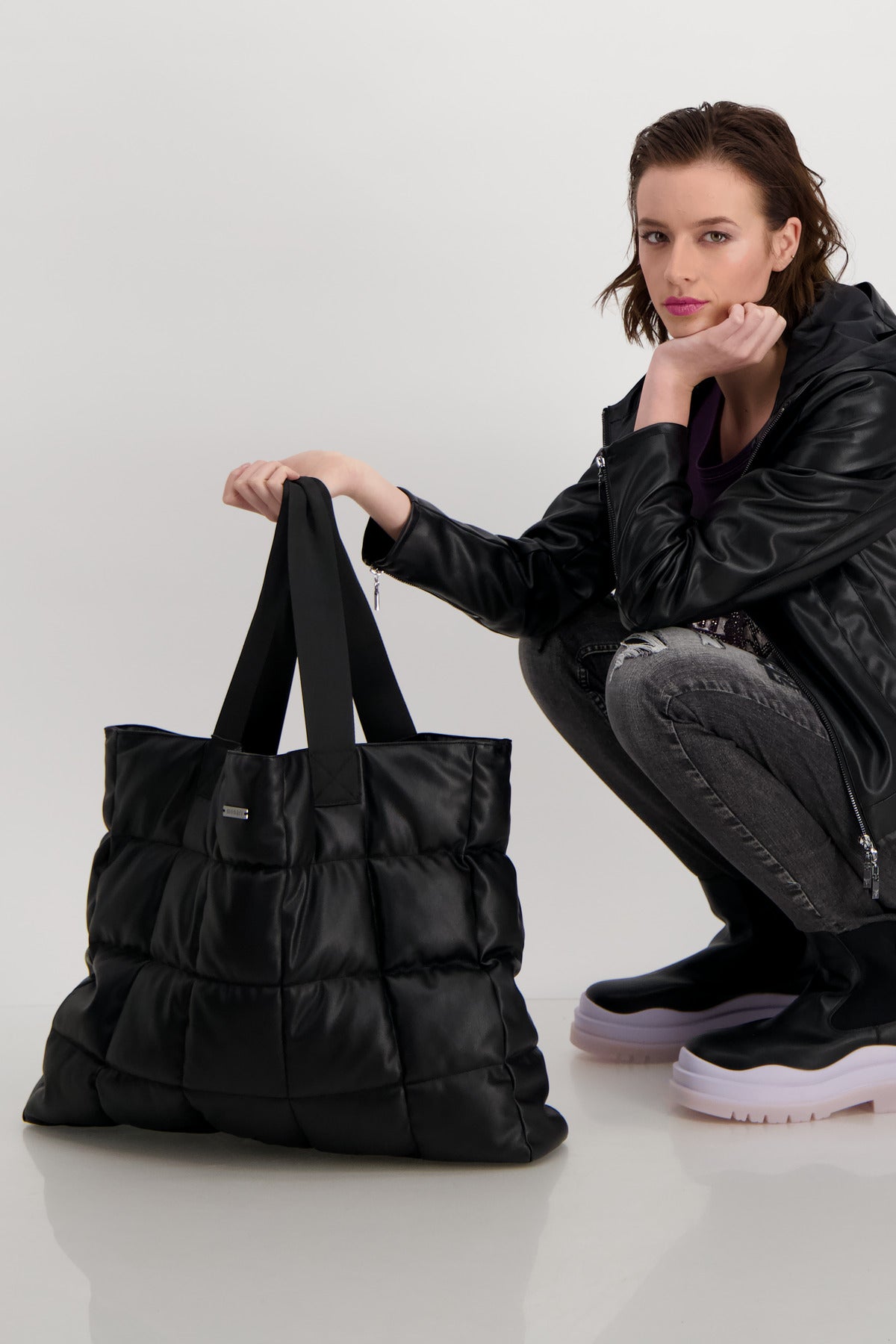 Tasche, schwarz