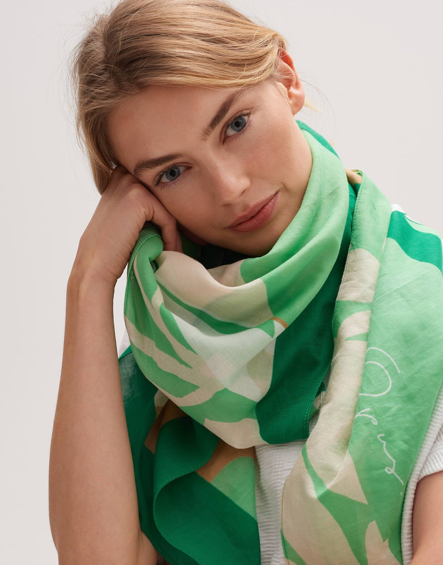 Apuki scarf