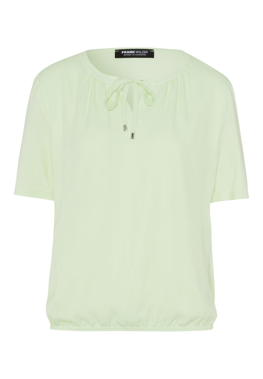 Blusenshirt NOS im figurumspielendem Design
