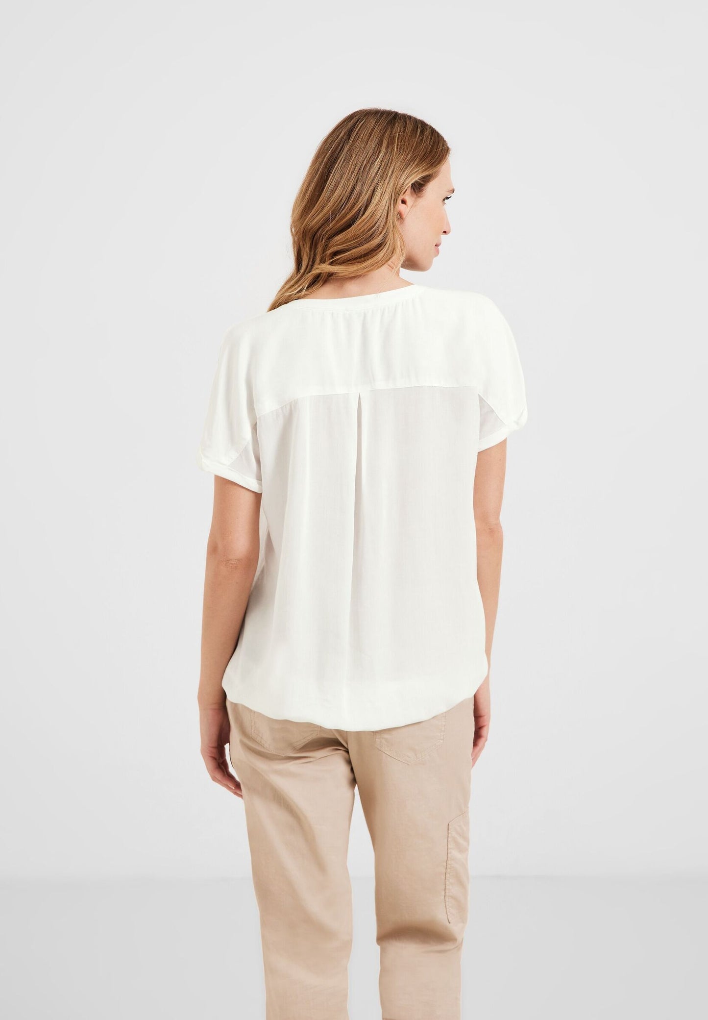 Bluse mit Elastiksaum