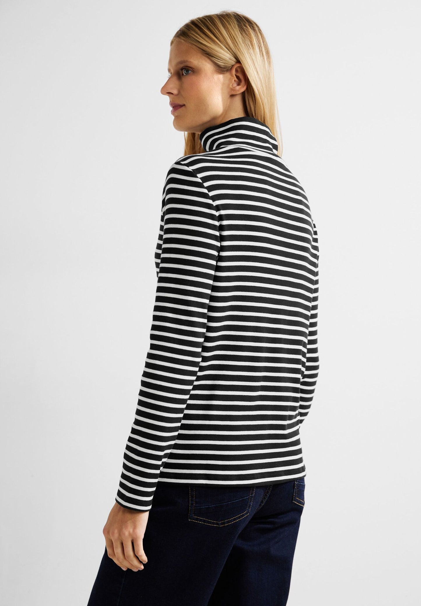 Gestreiftes Rollkragenshirt