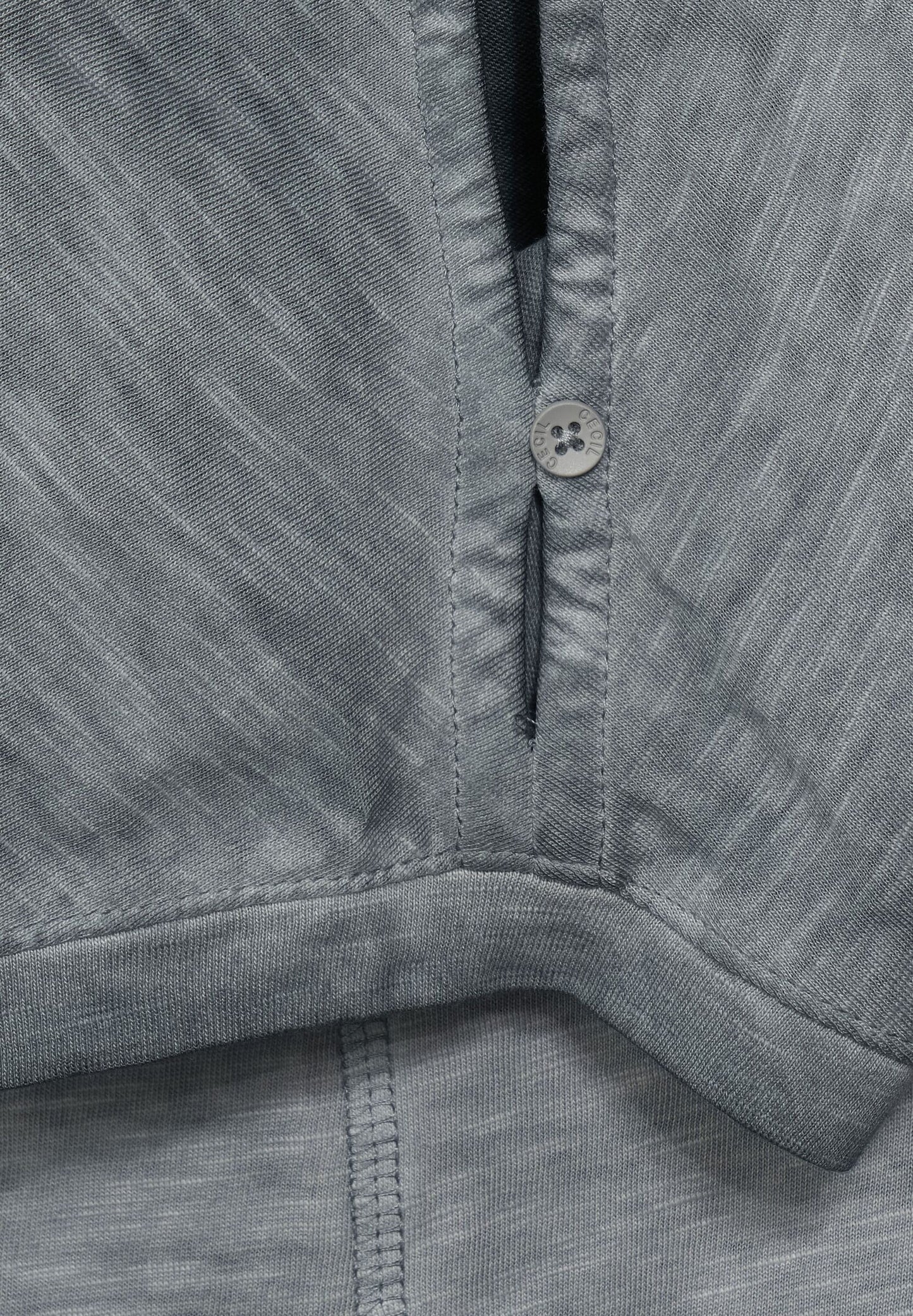 T-Shirt mit Knopf Details