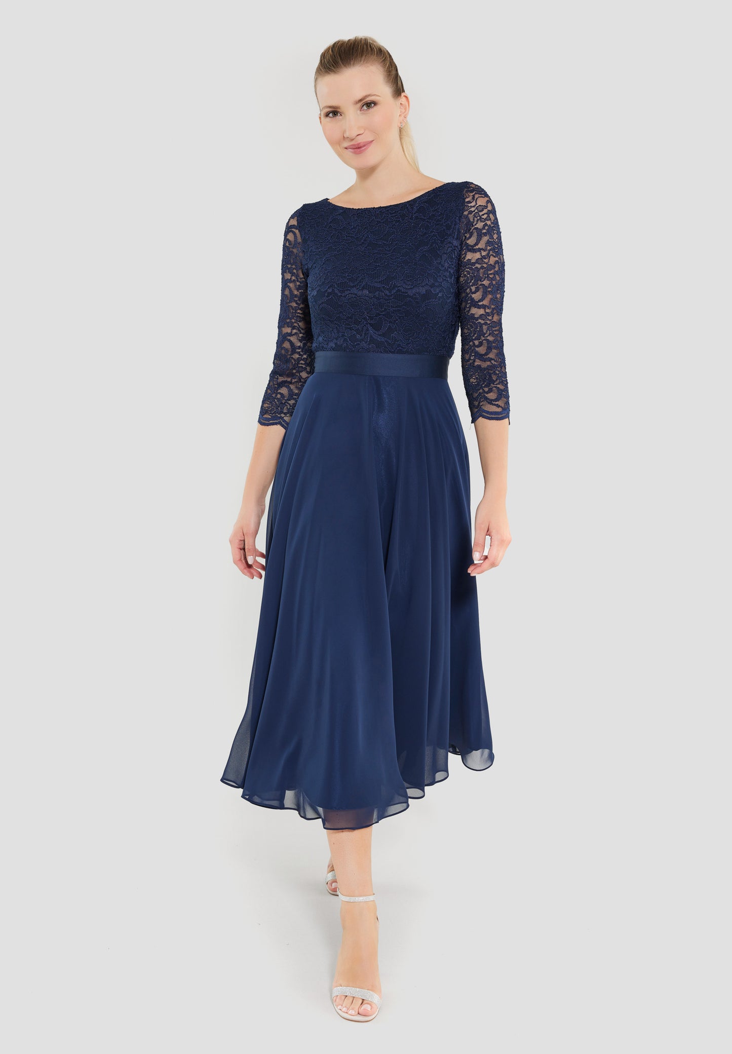 Cocktailkleid aus Spitze und Chiffon